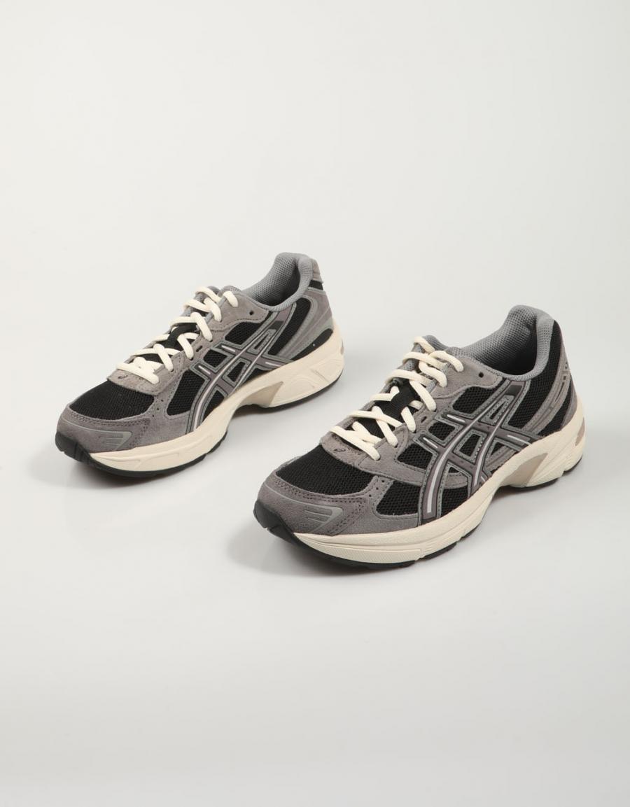 ZAPATILLAS ASICS GEL en color Negro