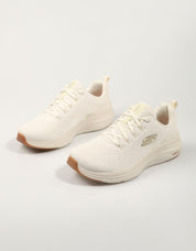 ZAPATILLAS SKECHERS VAPOR FOAM en color Beige