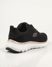 ZAPATILLAS SKECHERS FLEX en color Negro