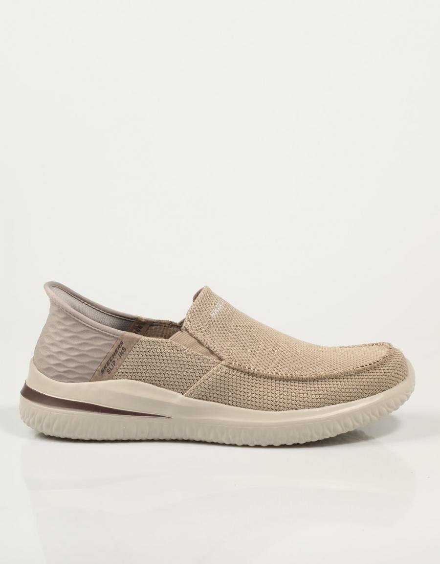 ZAPATOS SPORT SKECHERS SLIP INS DELSON 3 0 CABRINO en color Taupe