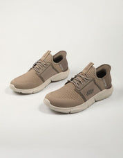 ZAPATILLAS SKECHERS SLIP INS RF INGRAM BRACKET en color Taupe