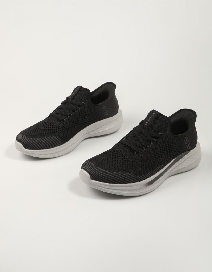 ZAPATILLAS SKECHERS SLADE QUINTO en color Negro