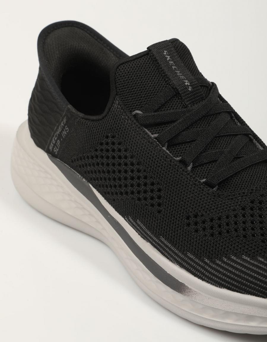 ZAPATILLAS SKECHERS SLADE QUINTO en color Negro