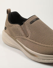 ZAPATILLAS SKECHERS SLADE ROYCE en color Taupe