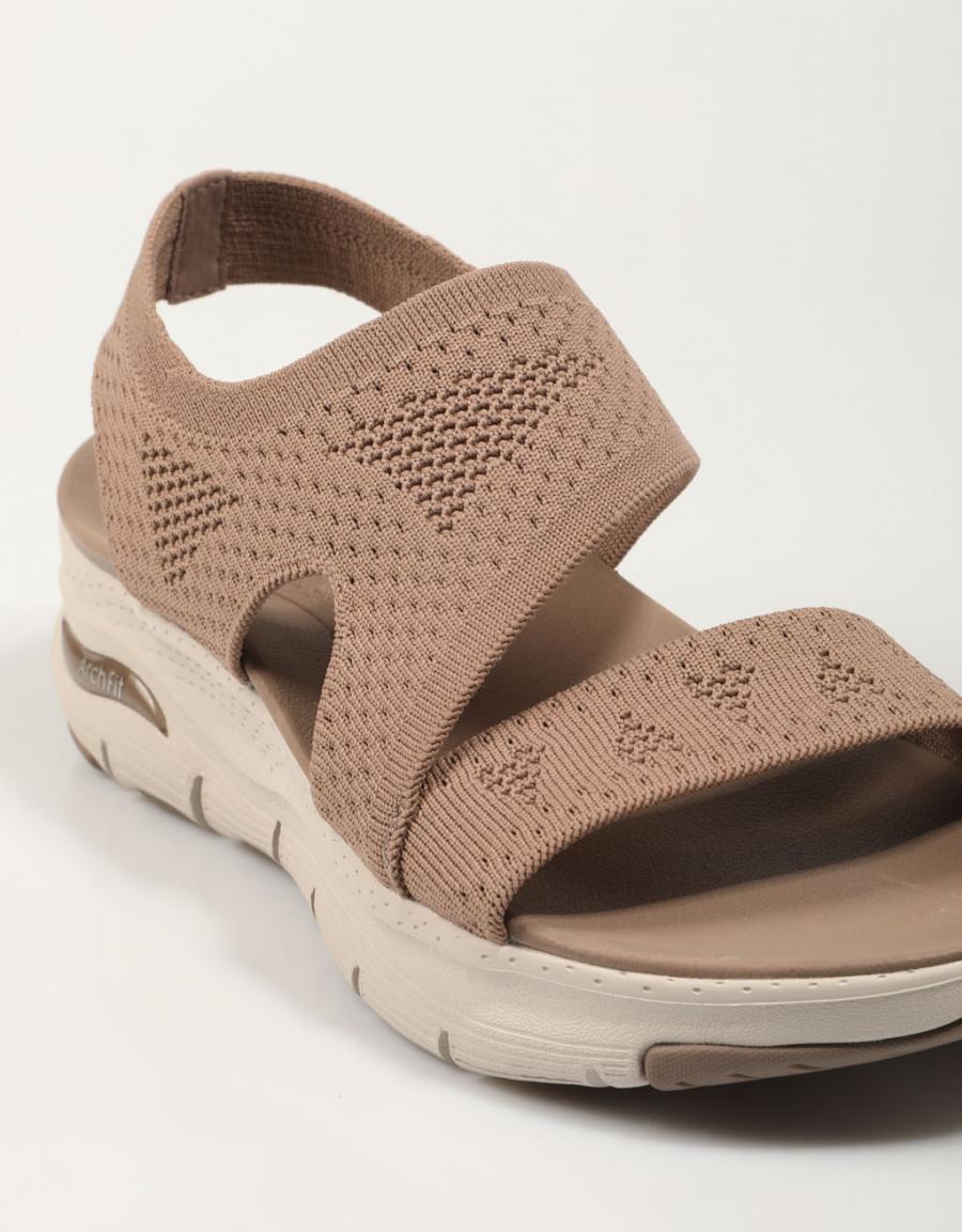 SANDALIAS SKECHERS ARCH FIT en color Taupe