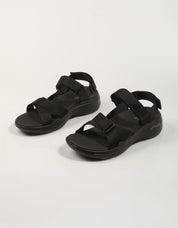 SANDALIAS SKECHERS GO WALK en color Negro