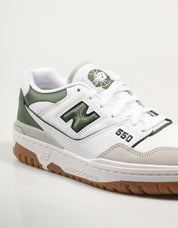 ZAPATILLAS NEW BALANCE BB550 en color Blanco