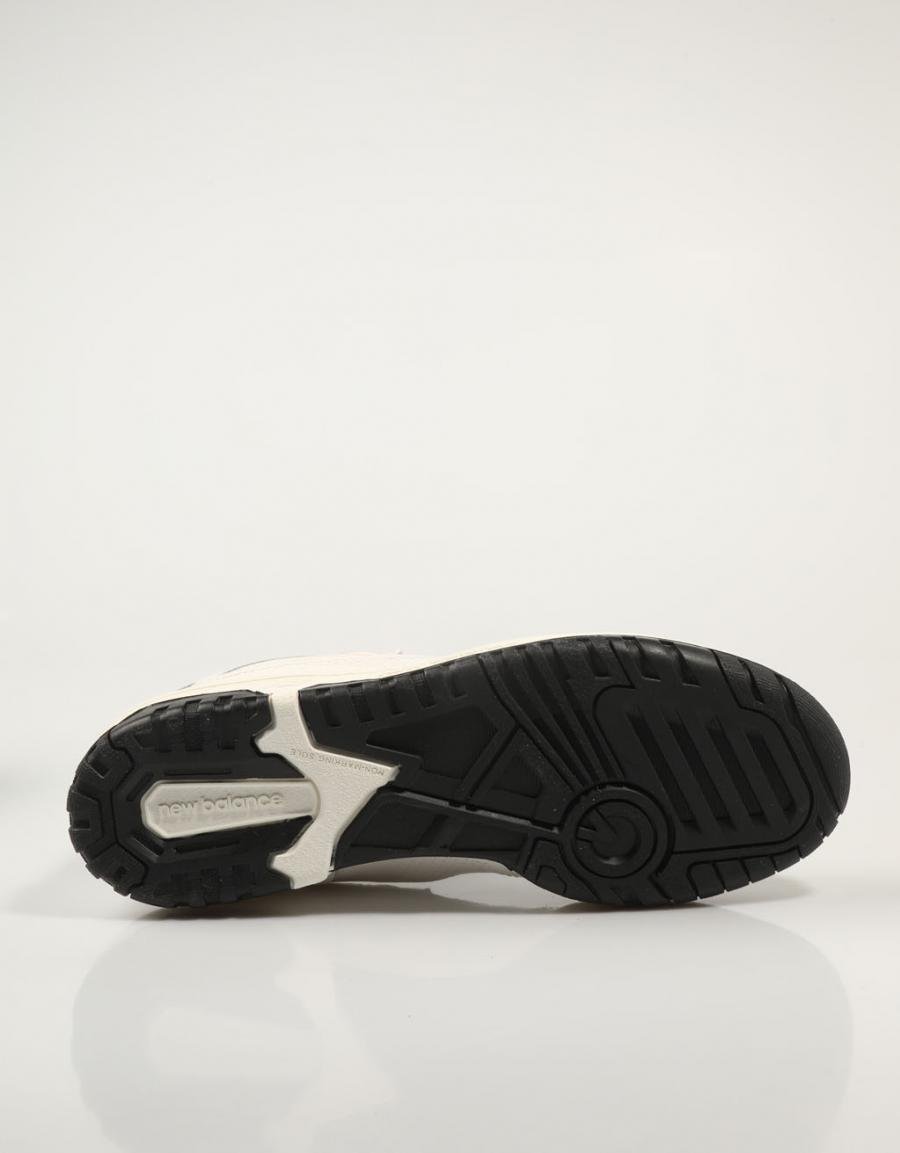 ZAPATILLAS NEW BALANCE BB550 en color Blanco