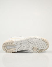 ZAPATILLAS NEW BALANCE BBW550 en color Blanco