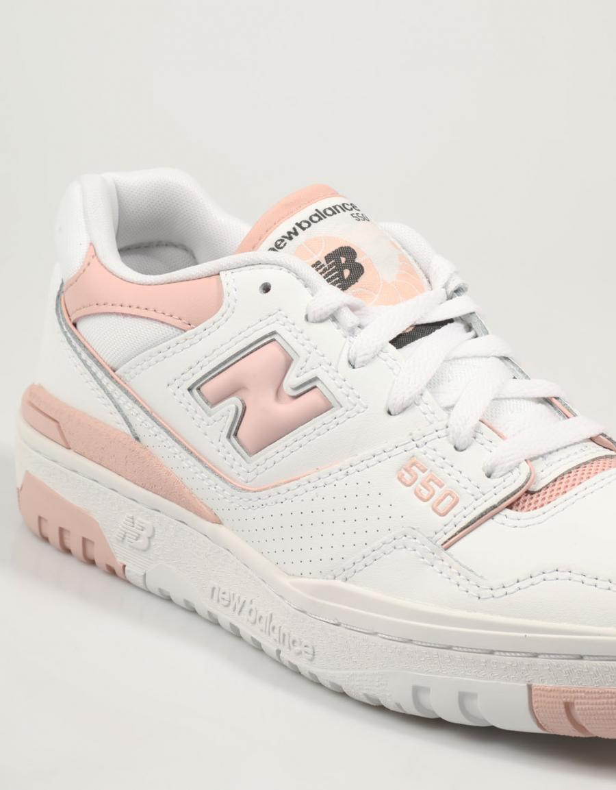 ZAPATILLAS NEW BALANCE BBW550 en color Blanco