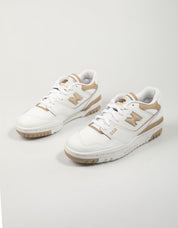 ZAPATILLAS NEW BALANCE BBW550 en color Blanco