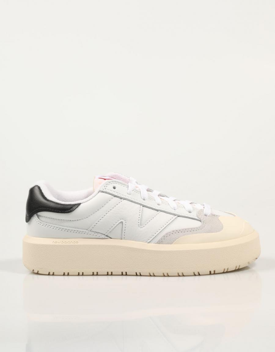 ZAPATILLAS NEW BALANCE CT302 en color Blanco