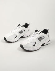 ZAPATILLAS NEW BALANCE MR en color Blanco