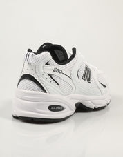 ZAPATILLAS NEW BALANCE MR en color Blanco