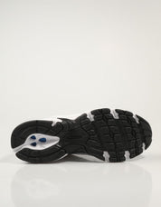 ZAPATILLAS NEW BALANCE MR en color Blanco