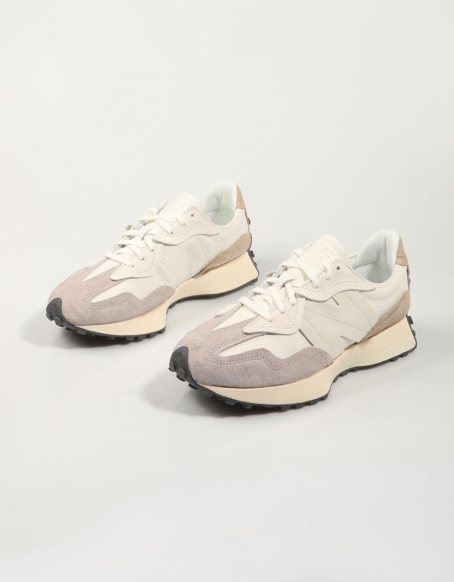 ZAPATILLAS NEW BALANCE U327 en color Beige