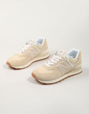 ZAPATILLAS NEW BALANCE WL574 en color Beige