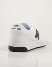 ZAPATILLAS NEW BALANCE BB80 en color Blanco