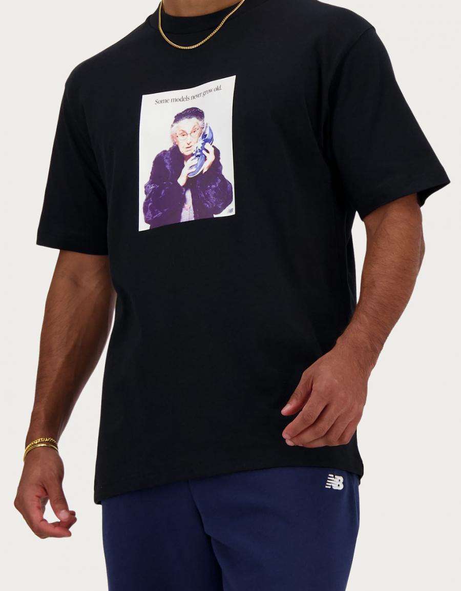 T -shirt NEW BALANCE nunca envelhece o modelo atlético relaxado em preto