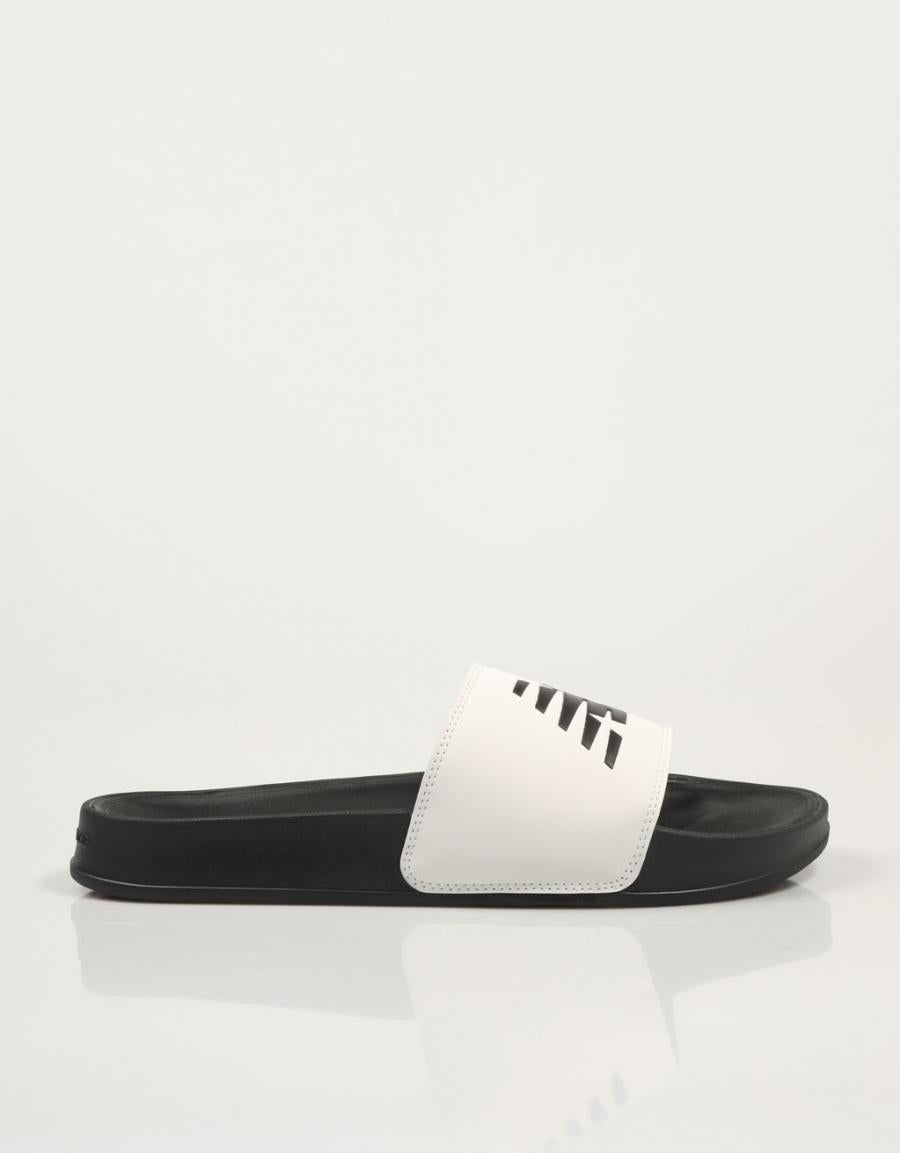 CHANCLAS NEW BALANCE SUF200 en color Blanco