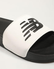 CHANCLAS NEW BALANCE SUF200 en color Blanco