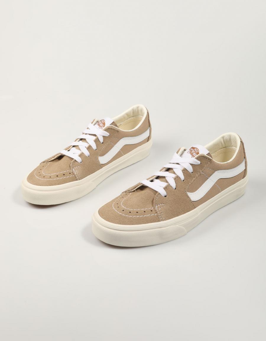 ZAPATILLAS VANS SK8 LOW en color Beige
