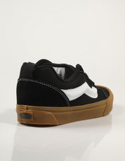 ZAPATILLAS VANS KNU SKOOL en color Negro