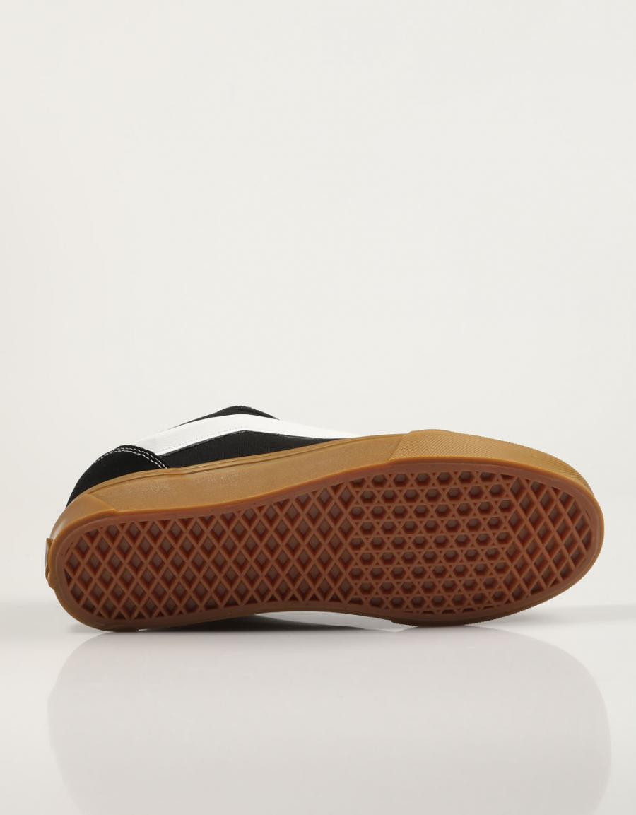 ZAPATILLAS VANS KNU SKOOL en color Negro
