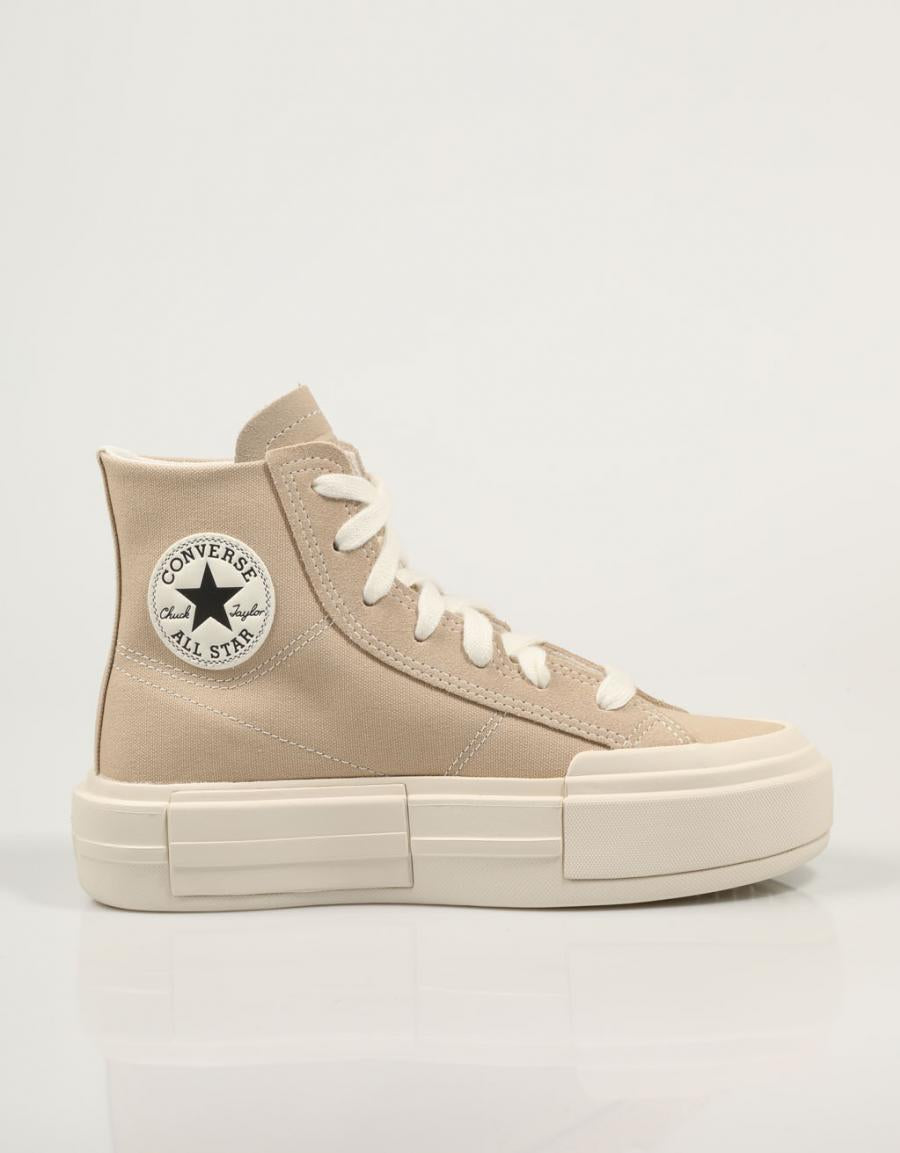 ZAPATILLAS CONVERSE CHUCK en color Beige