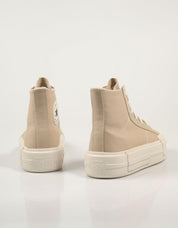 ZAPATILLAS CONVERSE CHUCK en color Beige