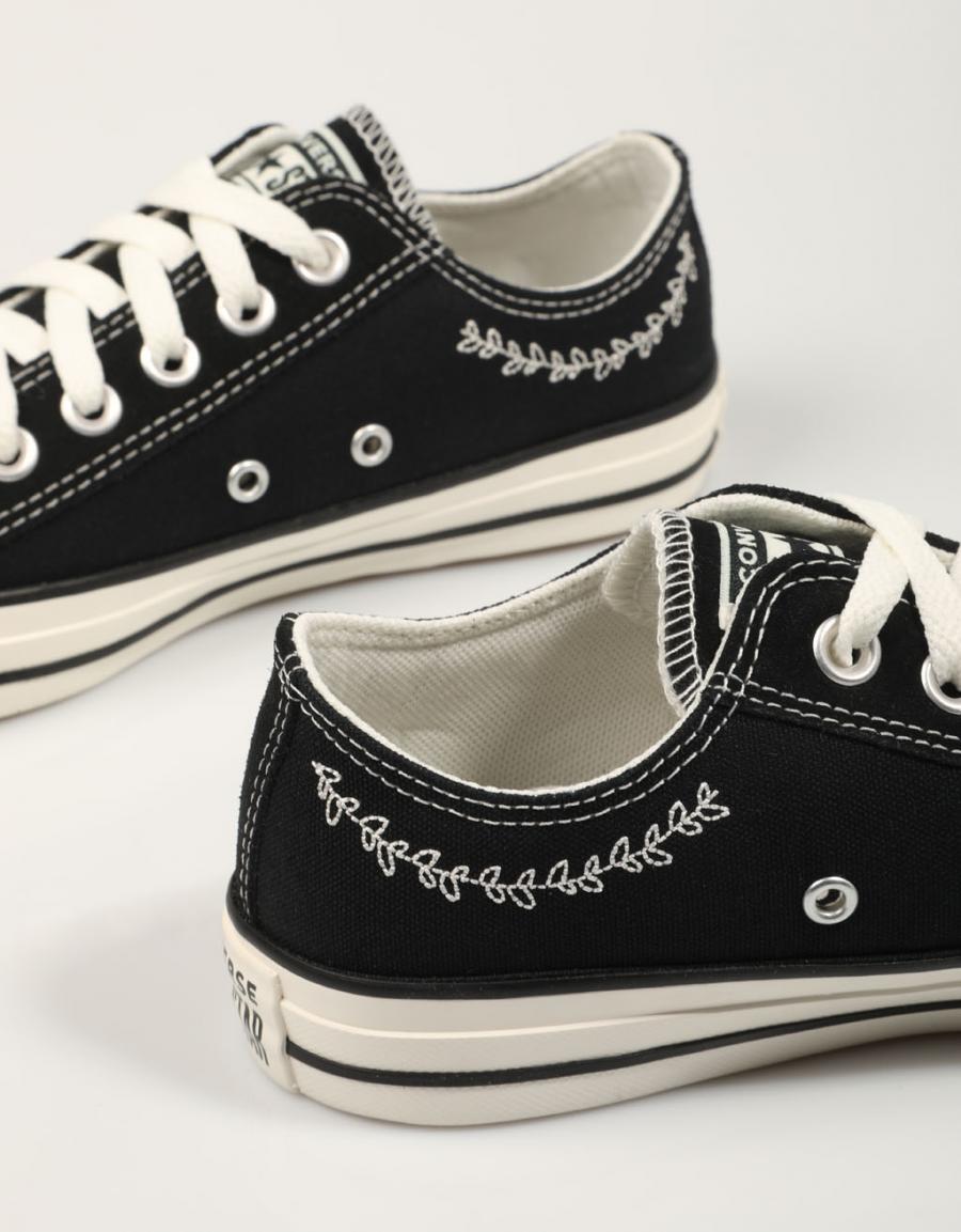 ZAPATILLAS CONVERSE CHUCK TAYLOR ALL STAR OX en color Negro