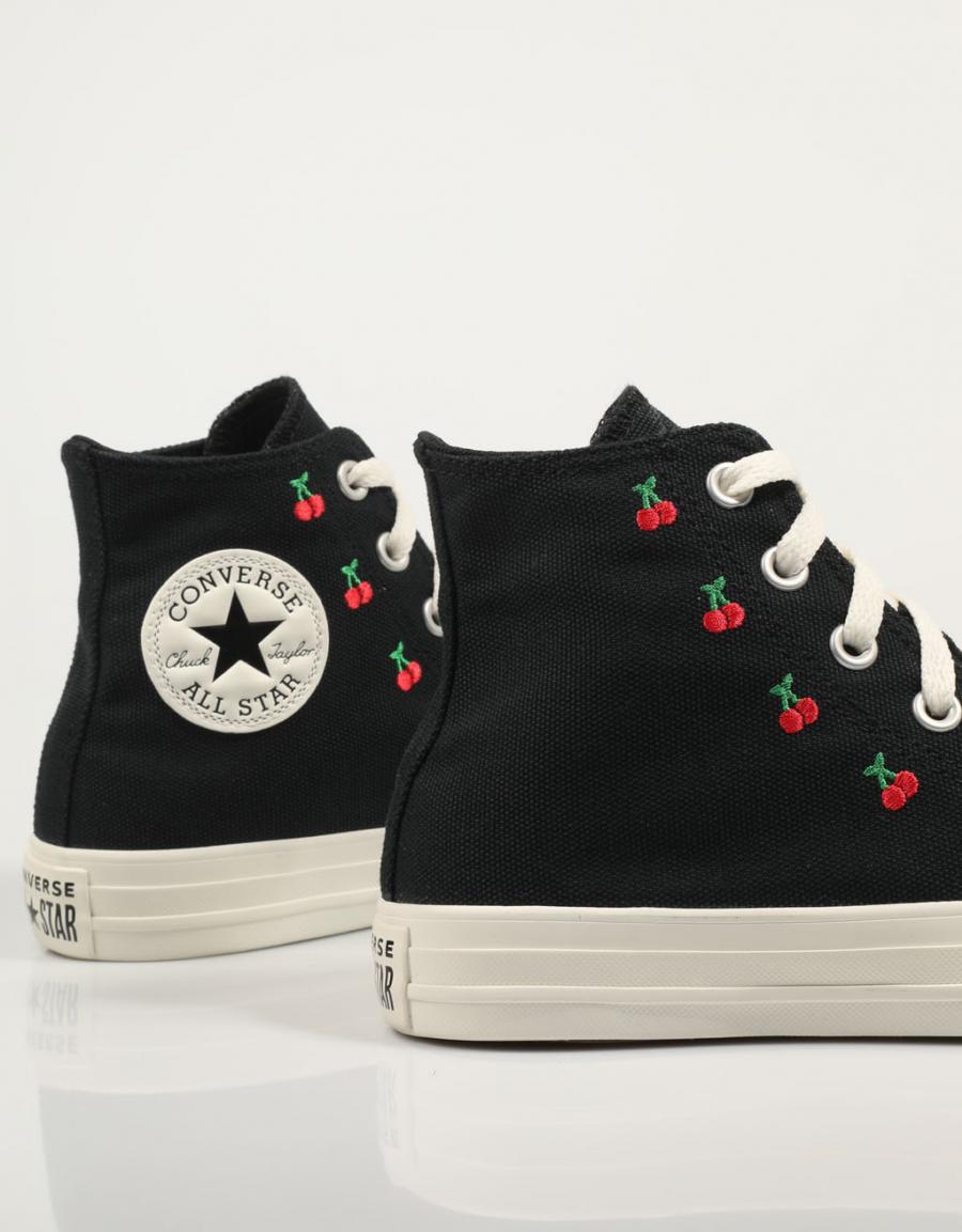 ZAPATILLAS CONVERSE CHUCK en color Negro