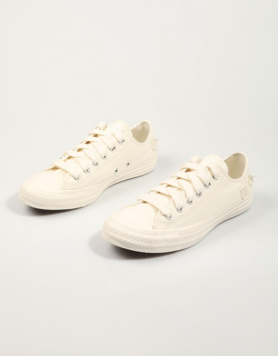 ZAPATILLAS CONVERSE CHUCK TAYLOR ALL STAR OX en color Beige