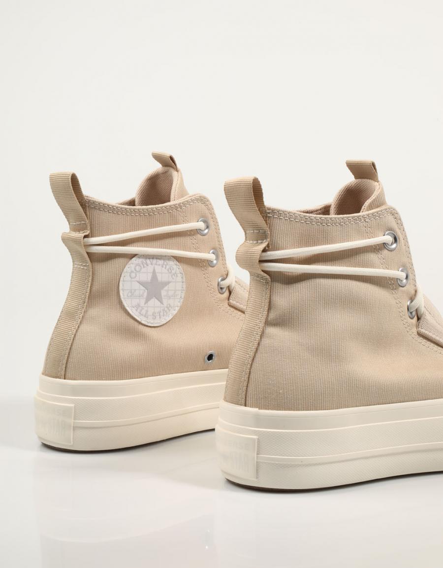 ZAPATILLAS CONVERSE CHUCK en color Beige