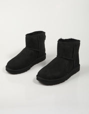BOTINES UGG CLASSIC en color Negro