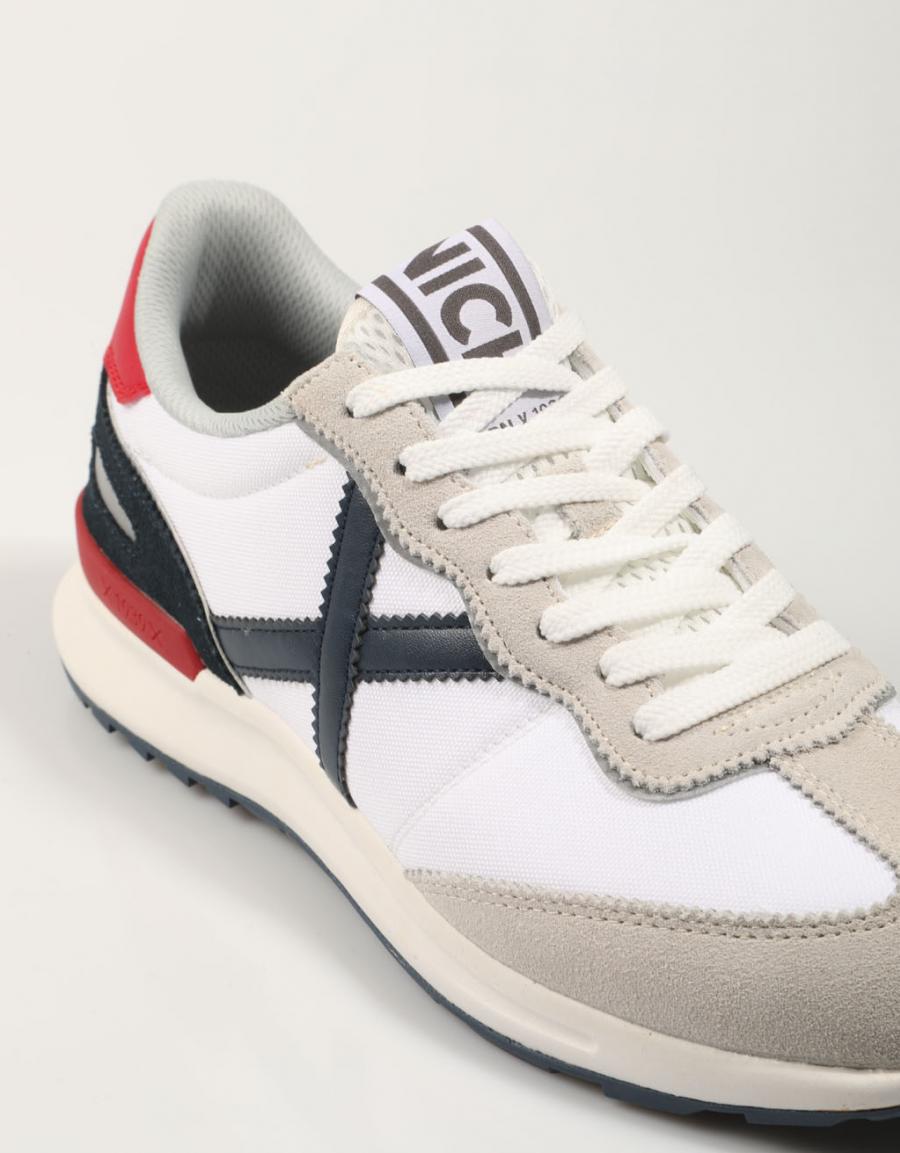 ZAPATILLAS MUNICH DYNAMO en color Blanco