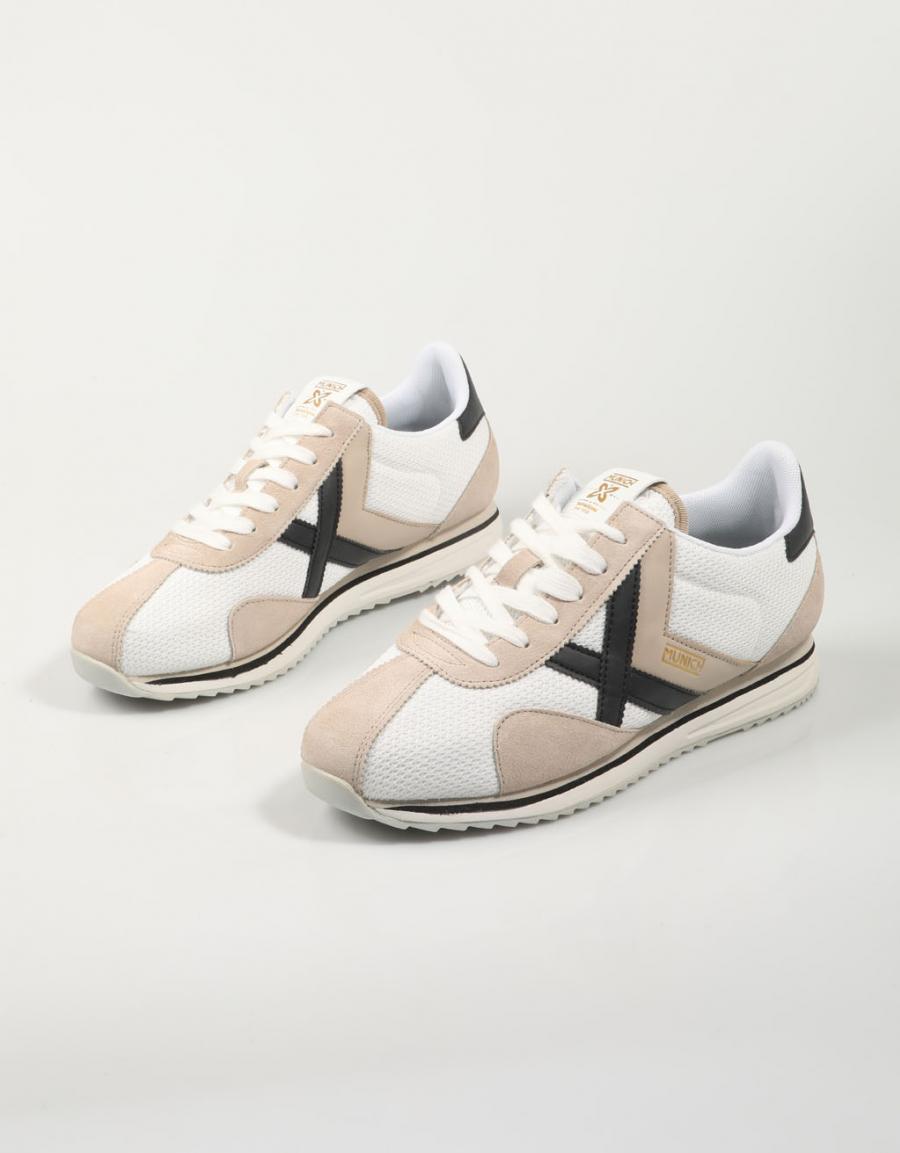 ZAPATILLAS MUNICH SAPPORO en color Blanco