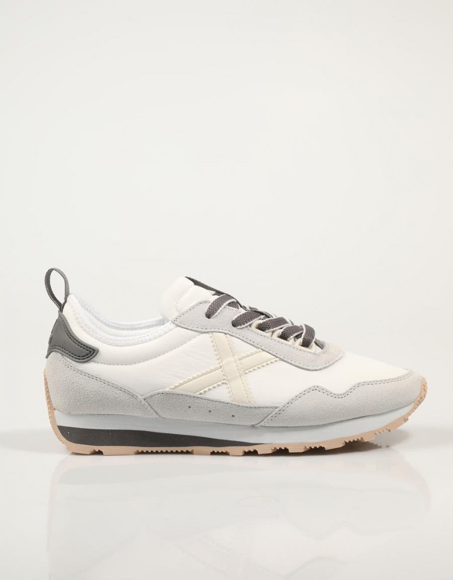 ZAPATILLAS MUNICH UM SKY en color Blanco