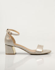 SANDALIAS XTI 142867 en color Oro
