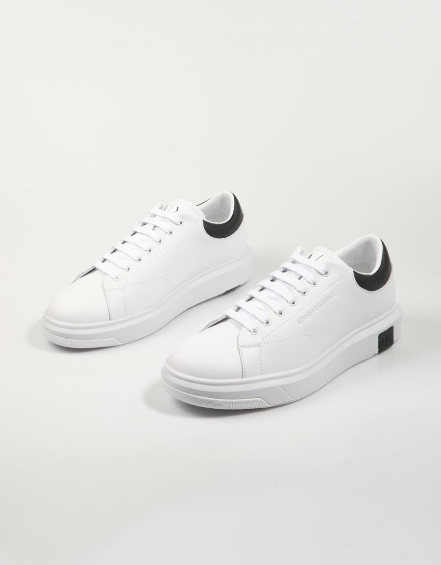 Scarpe Armani Exchange Xux123 in bianco