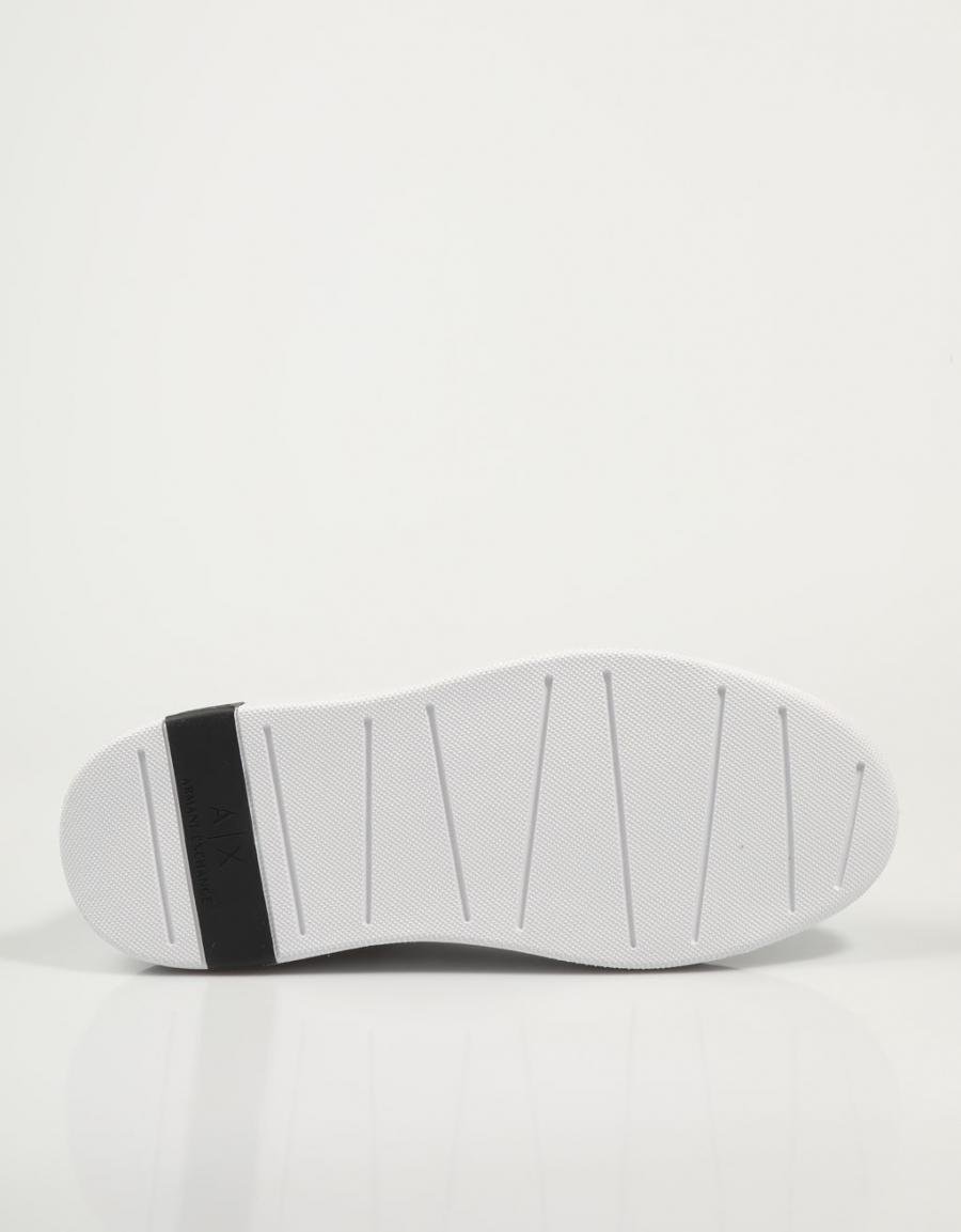 Scarpe Armani Exchange Xux123 in bianco