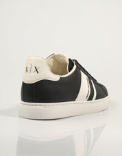 ZAPATILLAS ARMANI EXCHANGE XUX173 en color Negro