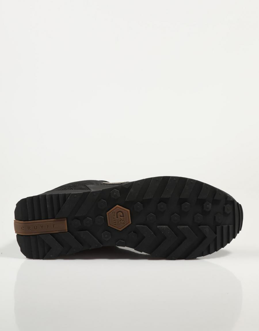 ZAPATILLAS CRUYFF ALTIUS en color Negro
