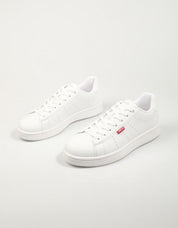 ZAPATILLAS LEV AVENUE en color Blanco
