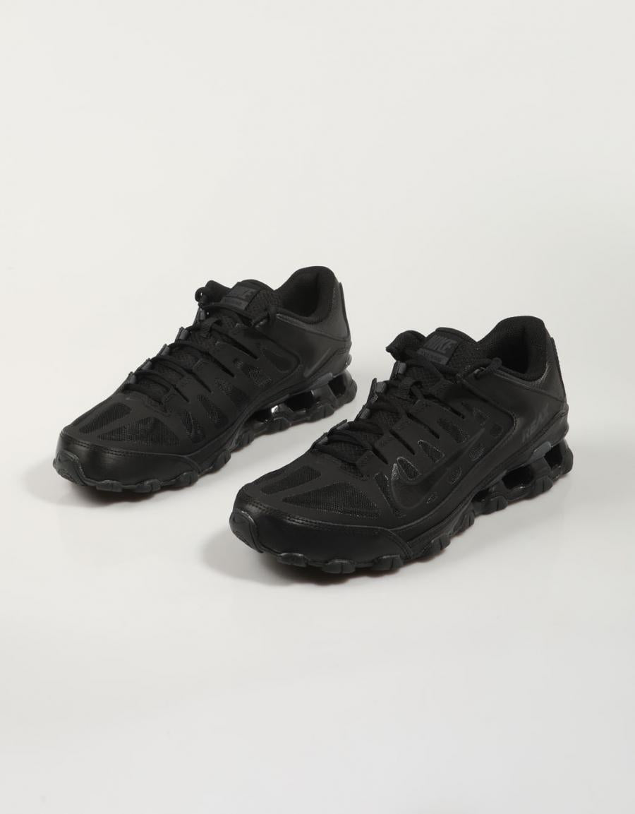 ZAPATILLAS NIKE REAX 8 TR en color Negro