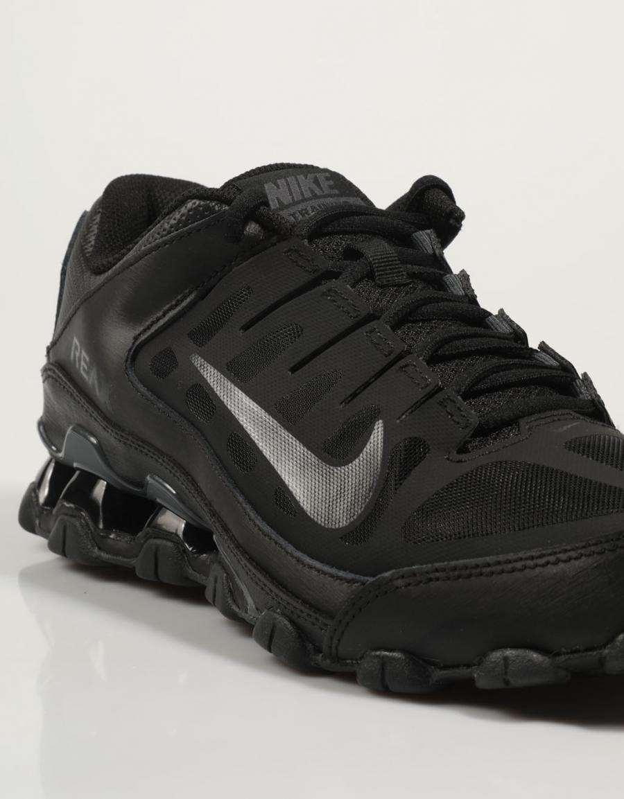 ZAPATILLAS NIKE REAX 8 TR en color Negro