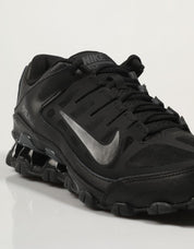 ZAPATILLAS NIKE REAX 8 TR en color Negro