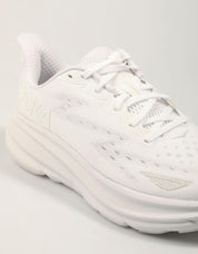 ZAPATILLAS HOKA CLIFTON 9 en color Blanco