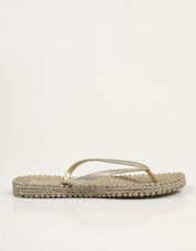 Ilse Cheerful 01 flops in platinum color