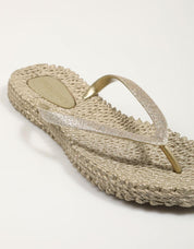 Ilse Cheerful 01 flops in platinum color